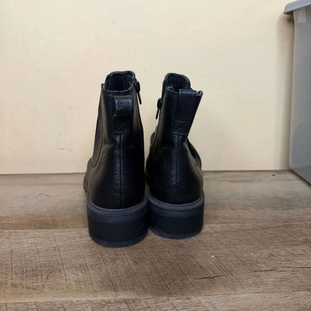 Clarks Hearth Rose black ankle boots women’s size 8 booties shoes